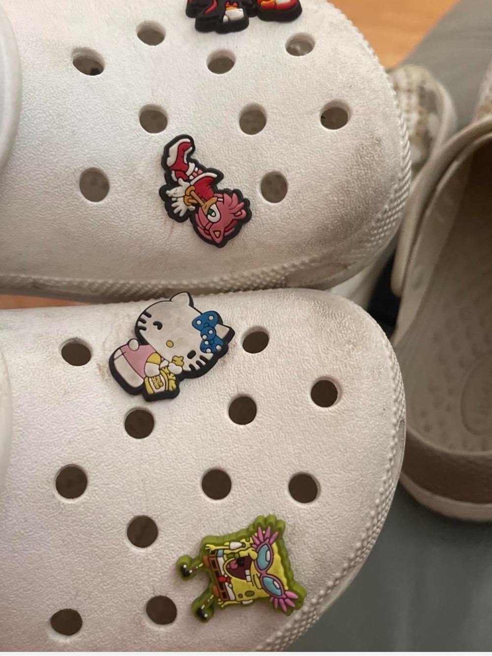 Crocs worn bundle - Picture 4 of 7